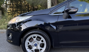 Ford Fiesta VI (6) 1.25 82ch Titanium BVM5 complet