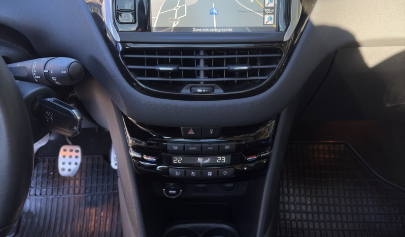 Album complet - Peugeot 208 1.6 e-HDi 115ch Allure